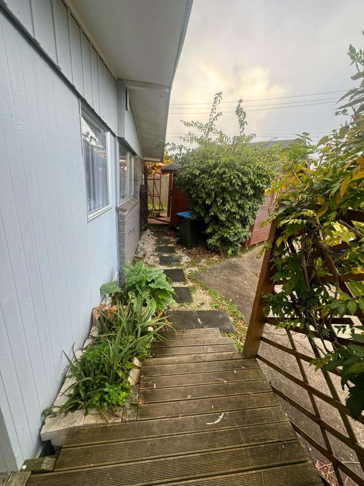  26 Tania Place Blockhouse Bay_15