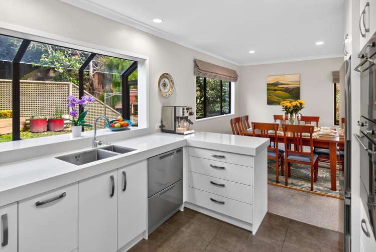 24C Charles Dickens Drive Mellons Bay_13