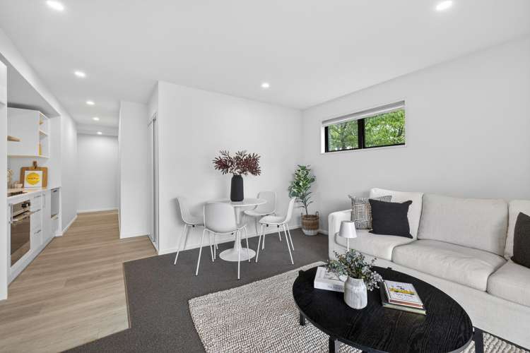 4/142 Leinster Road Merivale_1