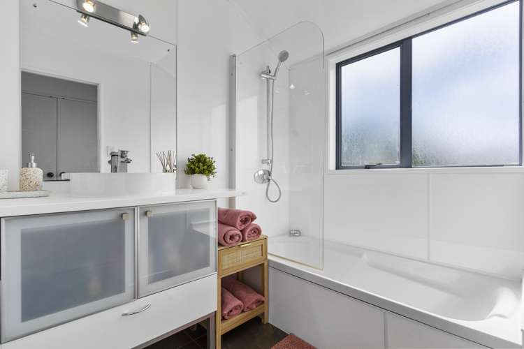 283c Glengarry Road Glen Eden_26