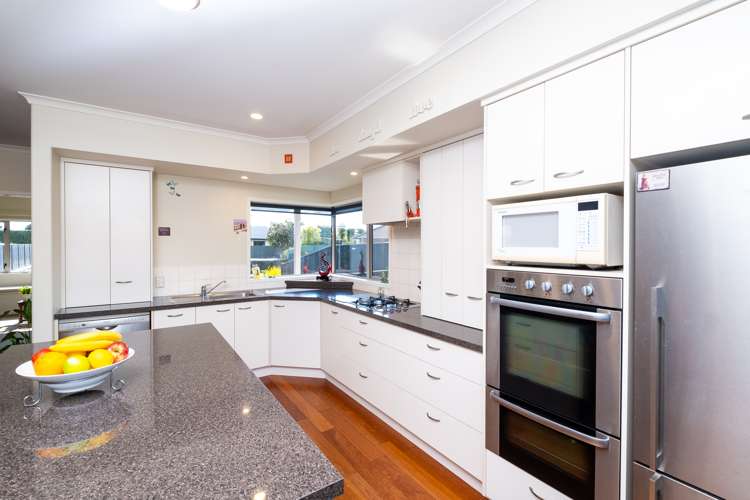 33 Delta Mews Place Clive_13