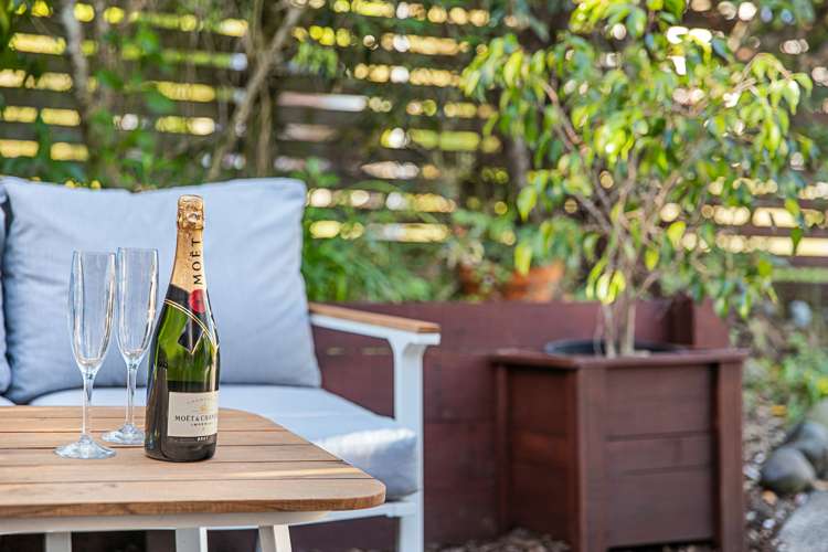 107a Brian Crescent Stanmore Bay_13