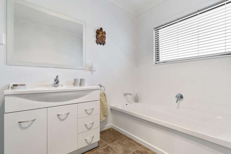 13 Tararua Crescent Carterton_17