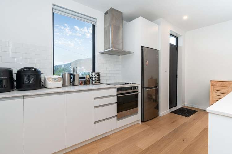 2/210 Karori Road Karori_7