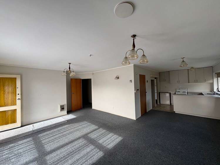 5b Hedge Row Sunnyhills_7