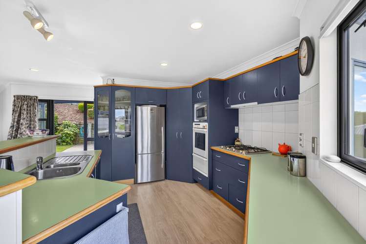 3 Julies Way Rangatira Park_19