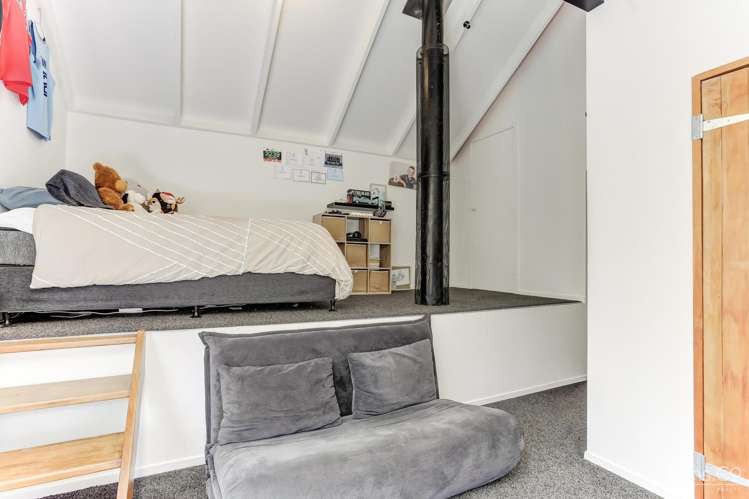 235 No 2 Line Okoia_27