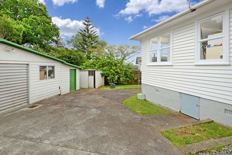 6 Fairclough Road Beach Haven_11