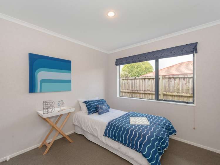 8 Sandowne Close Rototuna North_12