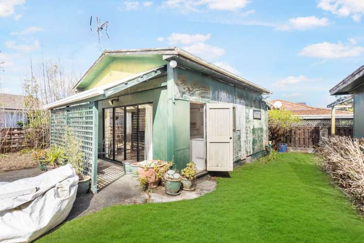 11 Roberts Road Te Atatu South_12