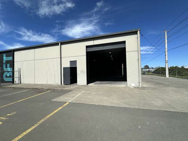 Tenancy 3/190 Prebensen Drive Onekawa_1