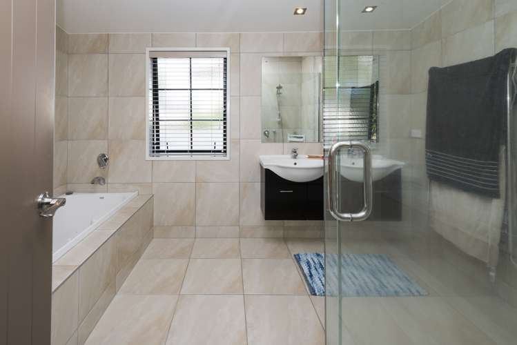 66a Bradbury Road Botany Downs_12