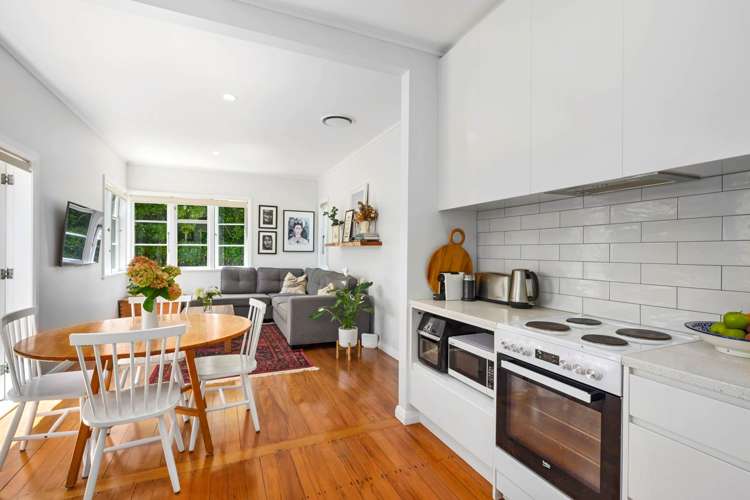 60 Old Lake Road Narrow Neck_28