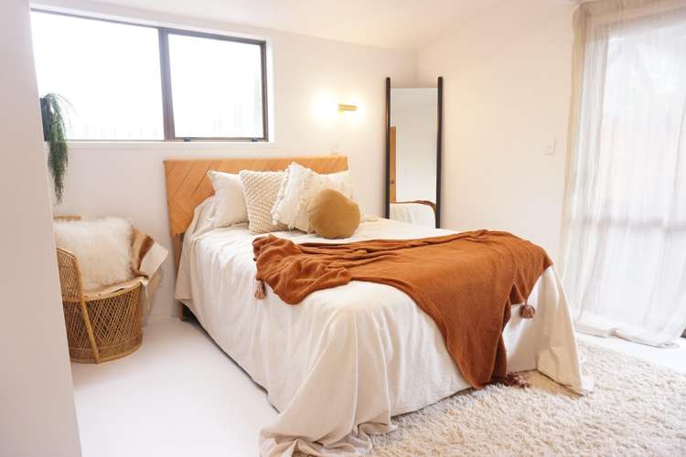 2/8 Lydia Avenue 10887_3