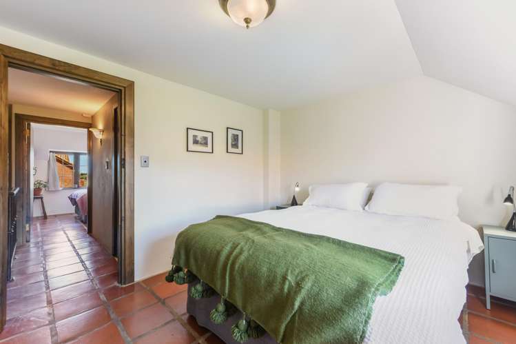 3/6 Quiet Woman Way Monaco_10