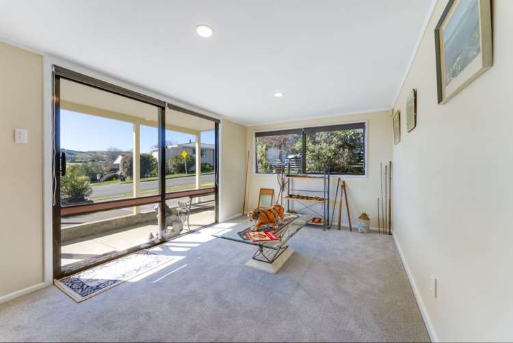 8 Newall Avenue Stoke_13