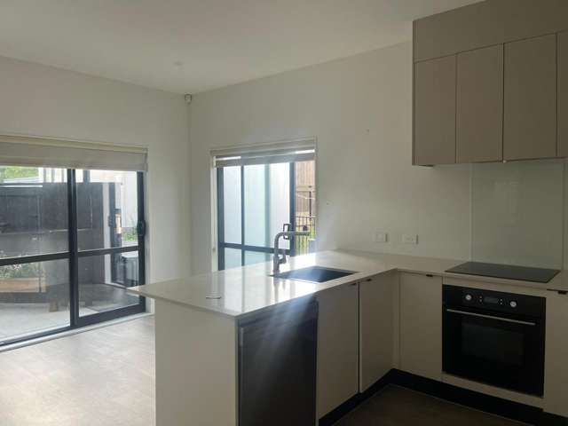 61-B Andrew Road 10679_3