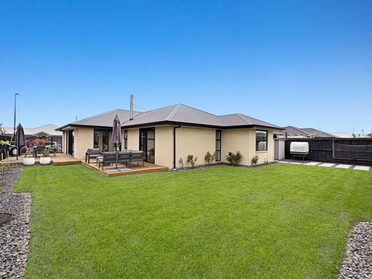 30 Minerva Cr Woodend_17