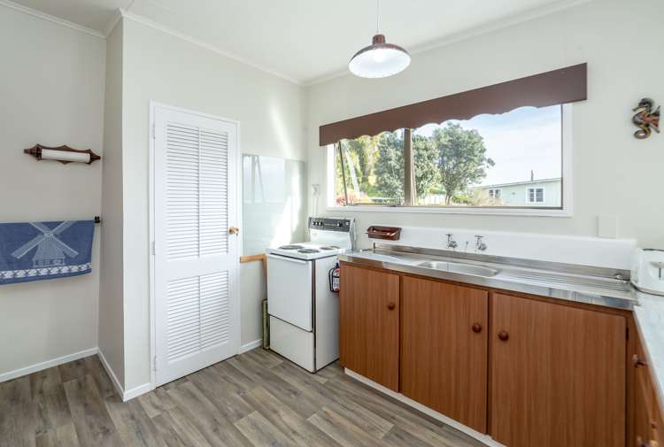 72 Lake Ferry Road Lake Ferry_19