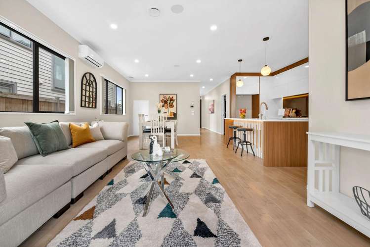 1 Eunans Close Flat Bush_11