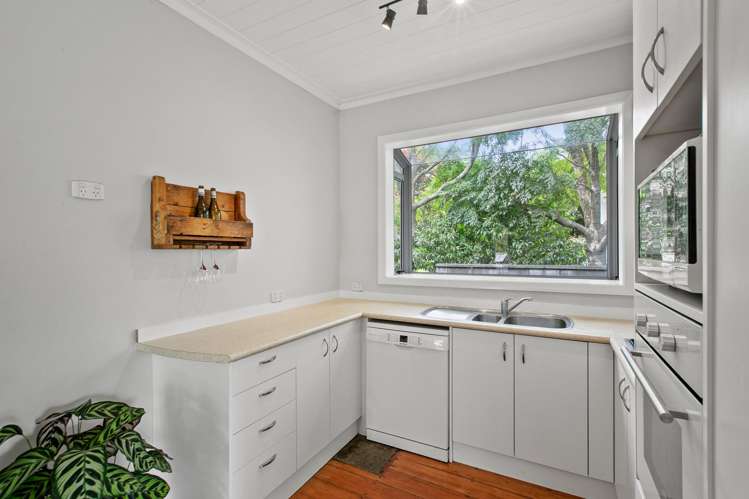 166 Seaview Road Westown_5