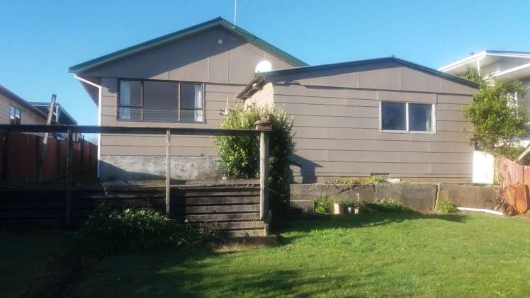 81 Bealey Street Hokitika_3