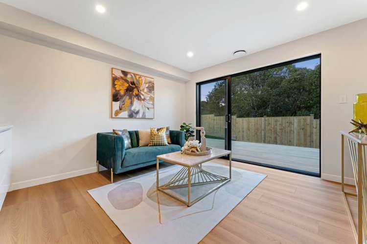 8 Barrel Crescent Swanson_17