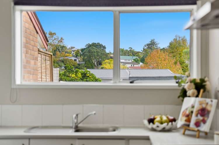 2/82 Moore Street Hillcrest_7