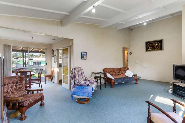 40 Easton Park Parade Glenfield_15