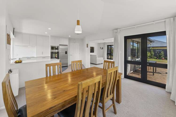 6 Heritage Crescent Richmond_13