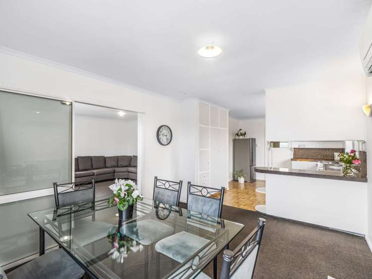 402 Yaldhurst Road Russley_12