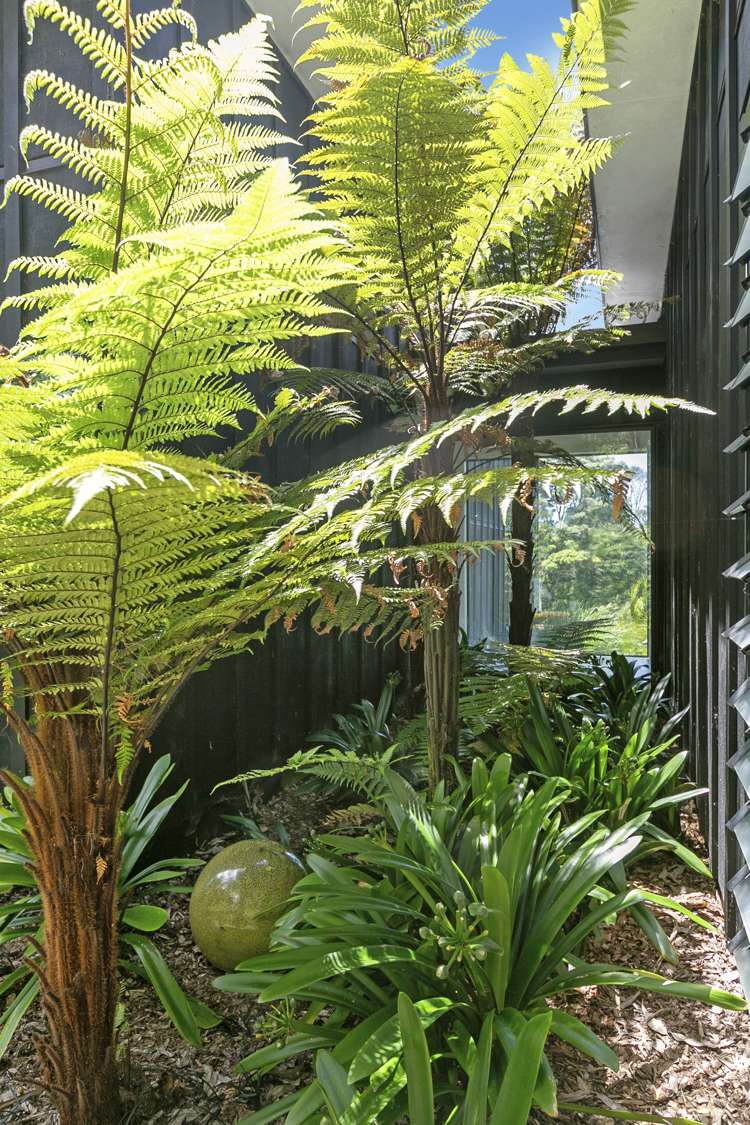 14 Eastvale Close Greenhithe_24