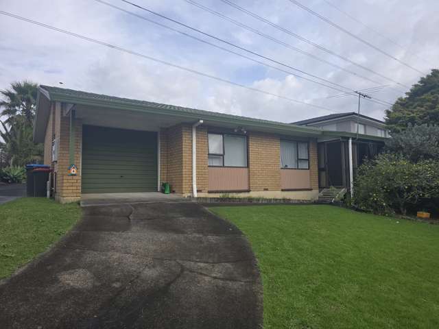 Standalone stunning family home in Lynfield