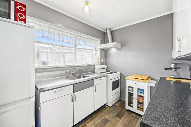 2/39 Blacklock Avenue Henderson_3