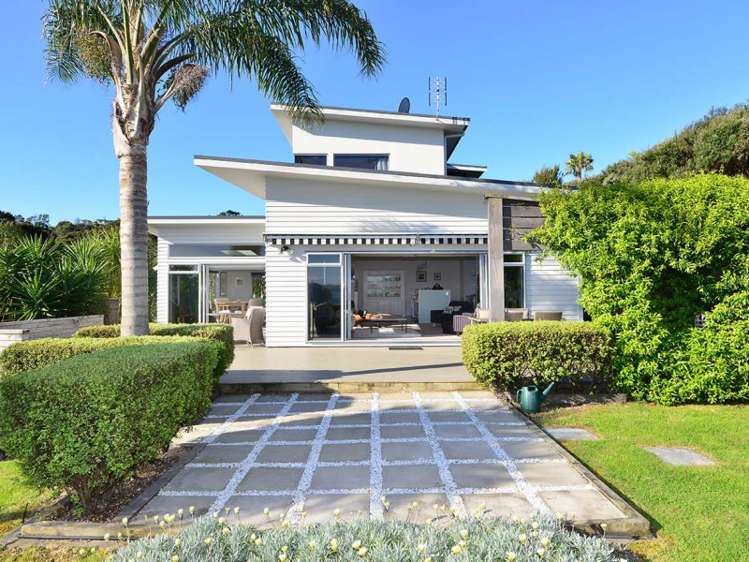 44 Beauvoir Avenue Matakatia_1