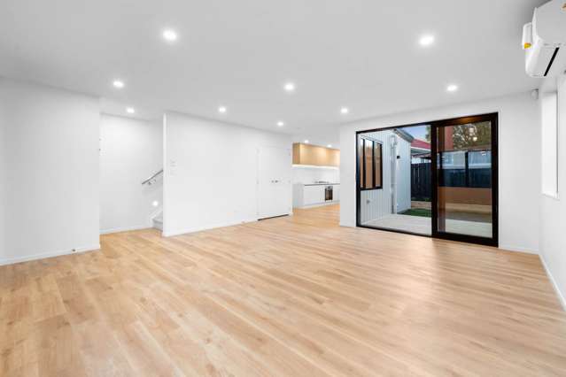 121C Vodanovich Road Te Atatu South_4