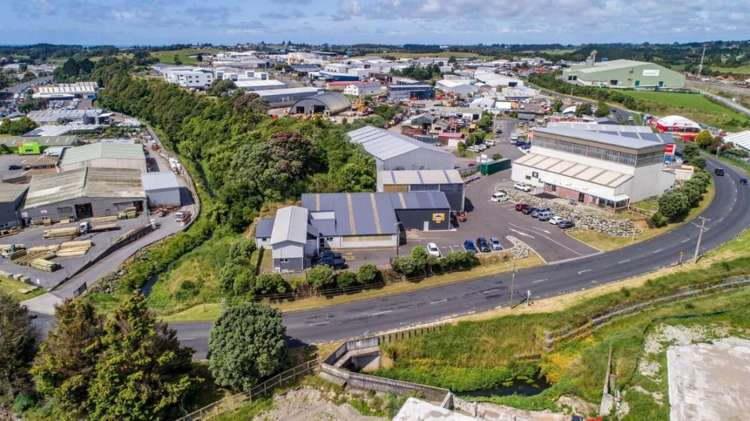 27 Katere Road Waiwhakaiho_12