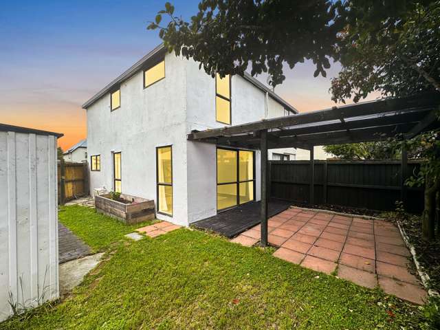 Sharp Price - City-Fringe Townhouse