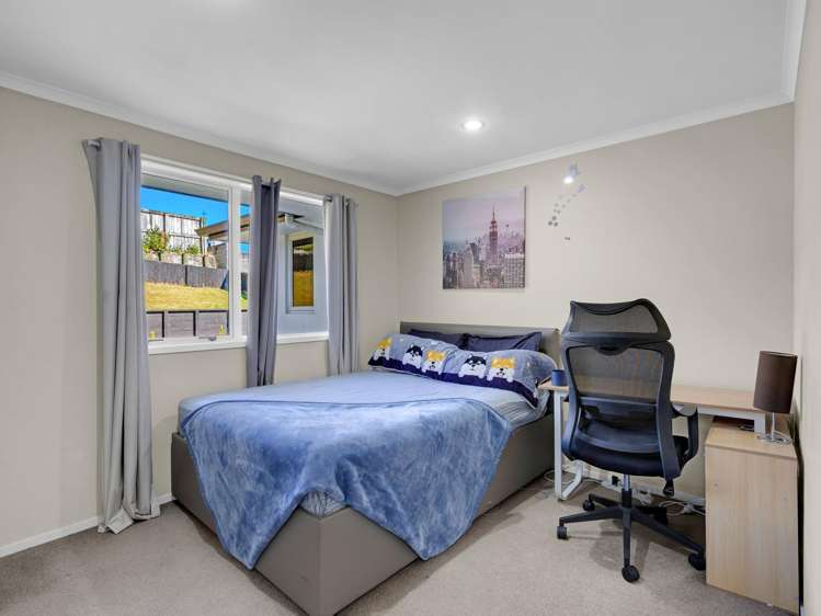 6 Raddington Way Huntington_14