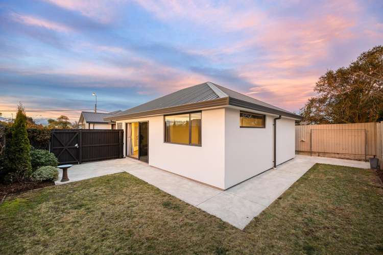 68B Travis Road Burwood_12
