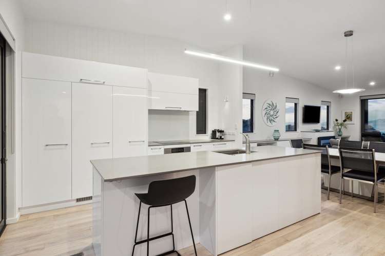 31 Taranga Road Langs Beach_23