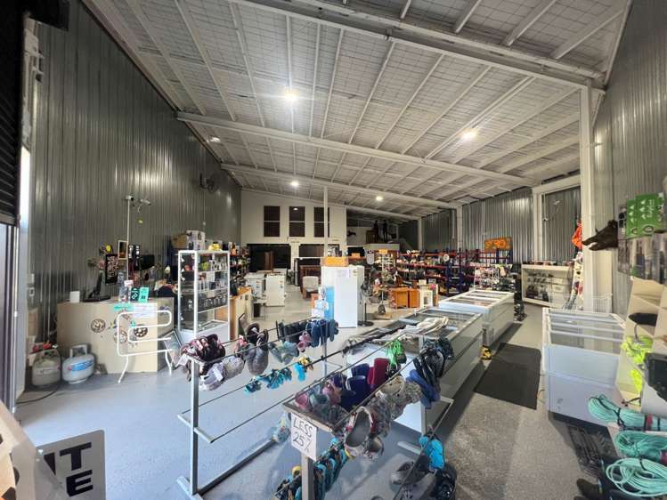 Unit 2/253 State Highway 10 Cable Bay_3