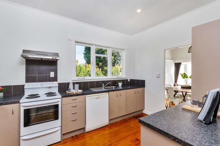 727 East Coast Road Browns Bay_12