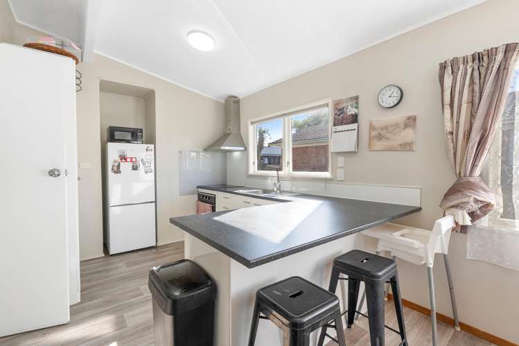 39 President Avenue Papakura_10