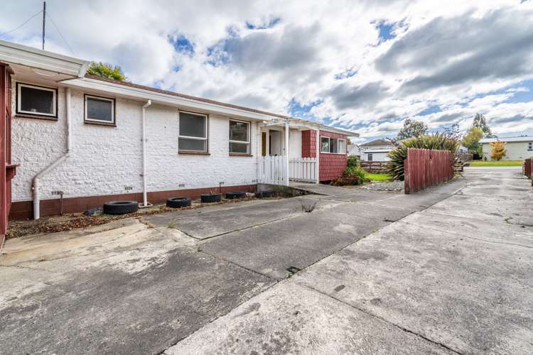 1a Talbot Street Gore Surrounds_17