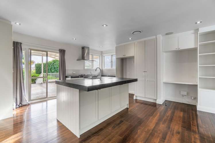 13 Amberley Avenue Te Atatu South_6