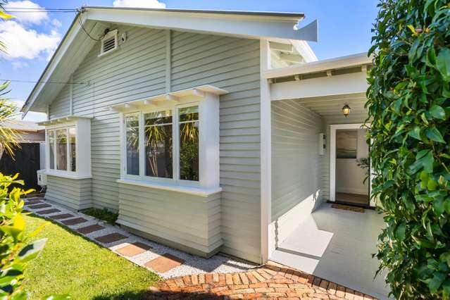 Sunny Freehold Bungalow