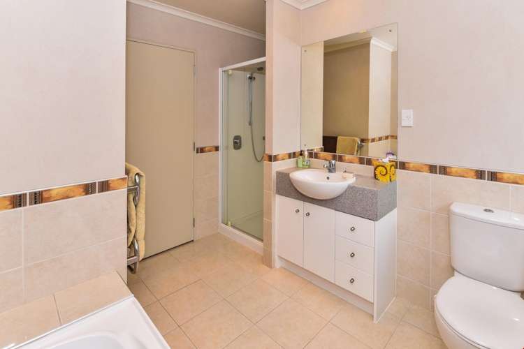 6 Aberdeen Crescent Wattle Downs_20