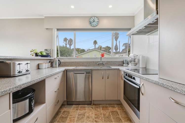 1031 Whangaparaoa Road Matakatia_9