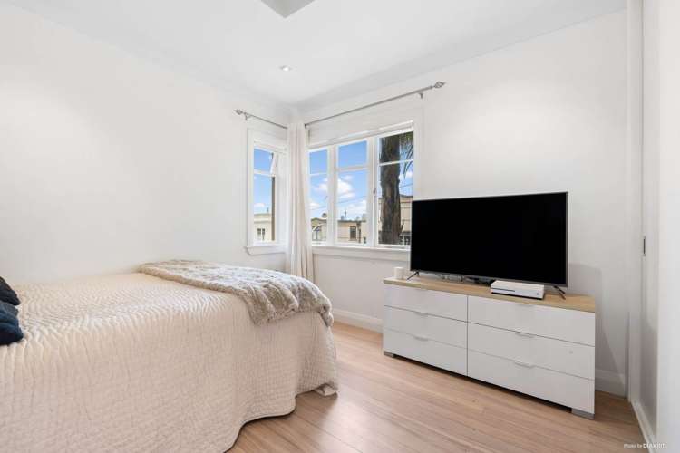 4/64 Victoria Road Devonport_6